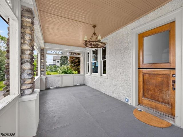 25 Prospect Ave, Andover Boro, NJ 07821