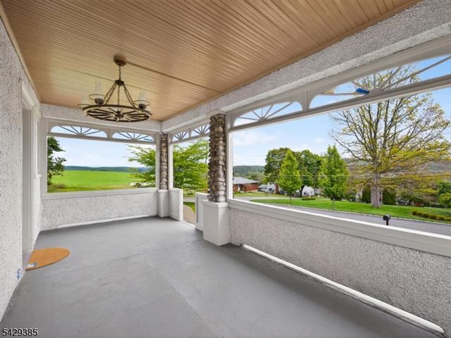 25 Prospect Ave, Andover Boro, NJ 07821