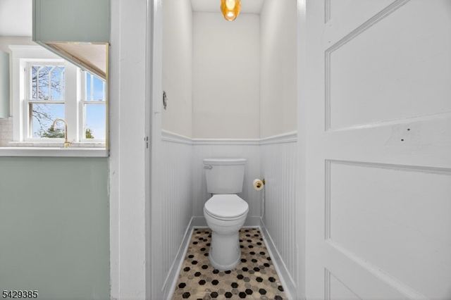 25 Prospect Ave, Andover Boro, NJ 07821