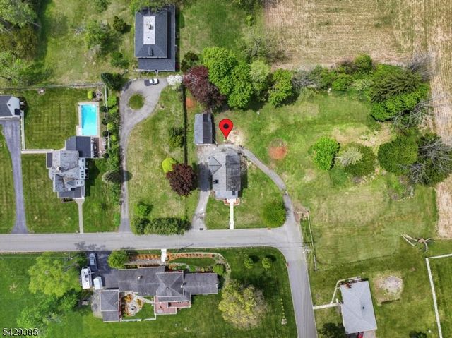25 Prospect Ave, Andover Boro, NJ 07821