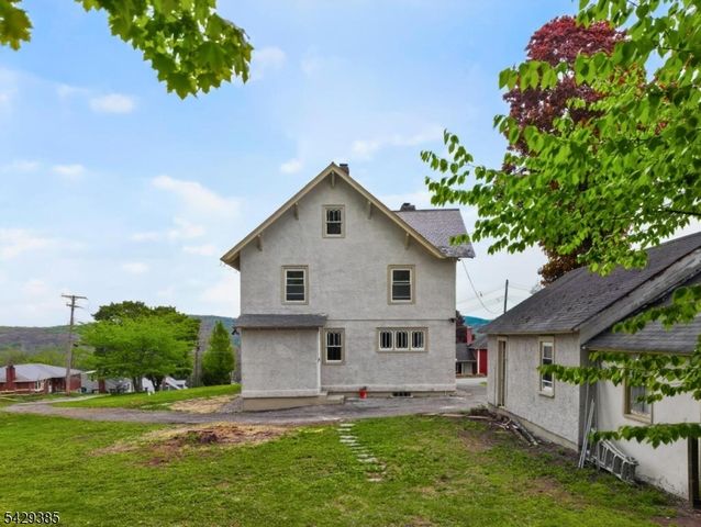 25 Prospect Ave, Andover Boro, NJ 07821