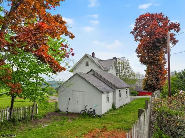 25 Prospect Ave, Andover Boro, NJ 07821