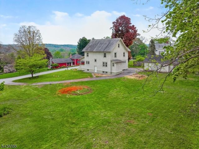 25 Prospect Ave, Andover Boro, NJ 07821