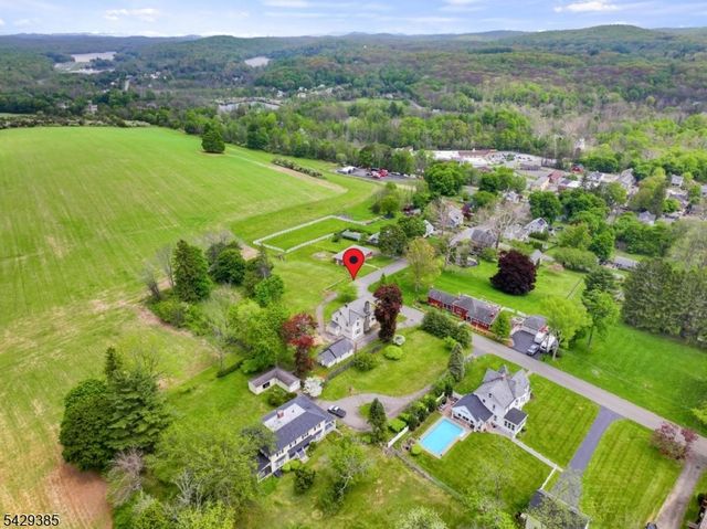 25 Prospect Ave, Andover Boro, NJ 07821