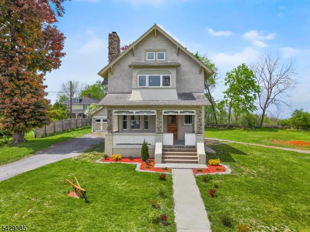 25 Prospect Ave, Andover Boro, NJ 07821
