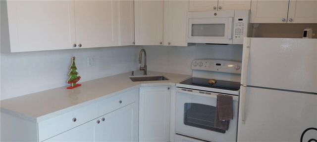 232 Hibiscus Ave Apt 114, Lauderdale By The Sea, FL 33308
