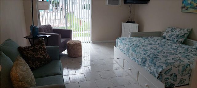 232 Hibiscus Ave Apt 114, Lauderdale By The Sea, FL 33308