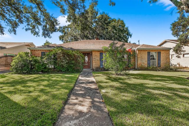 5223 Wigton Drive, Houston, TX 77096