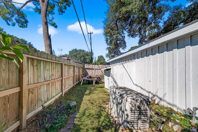 5223 Wigton Drive, Houston, TX 77096