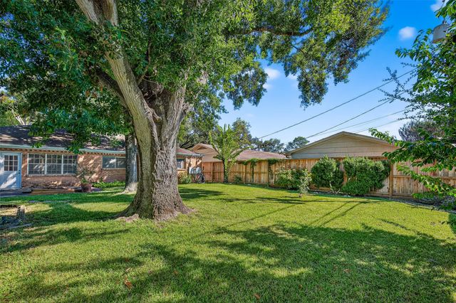 5223 Wigton Drive, Houston, TX 77096