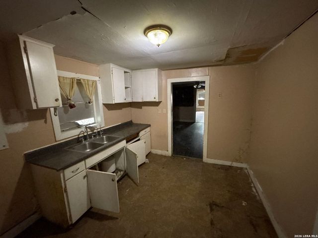 910 GREEN ST, San Antonio, TX 78225