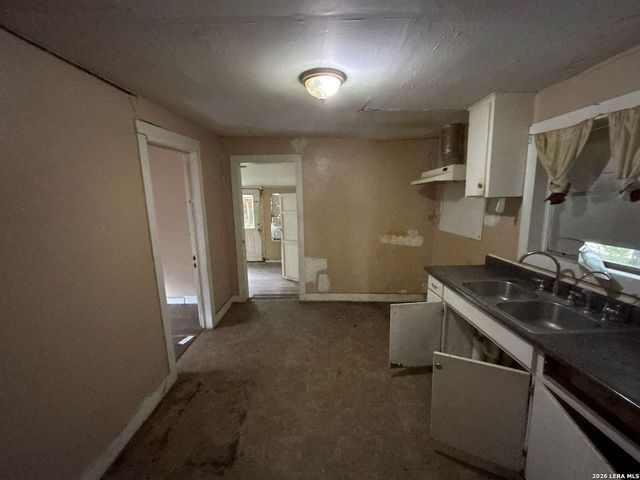910 GREEN ST, San Antonio, TX 78225