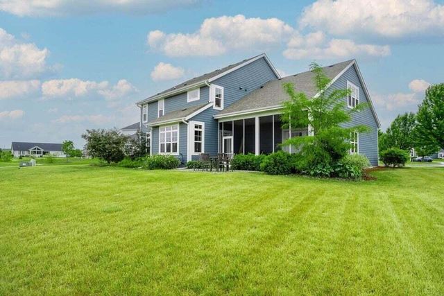 3122 Mendota COURT, Summit, WI 53066