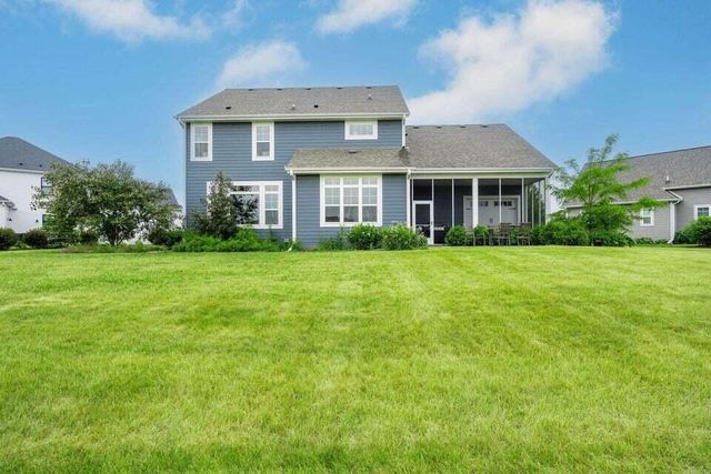 3122 Mendota COURT, Summit, WI 53066