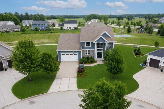 3122 Mendota COURT, Summit, WI 53066