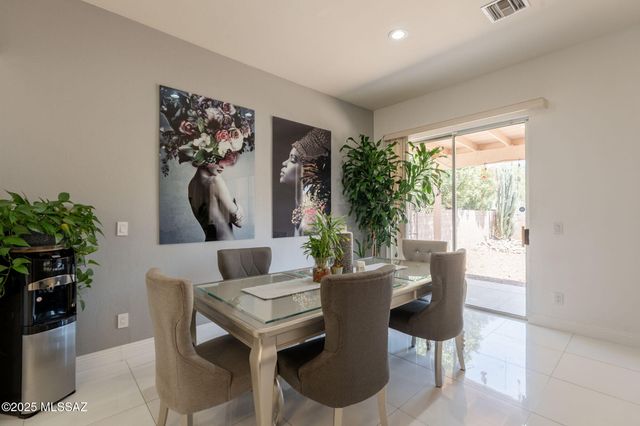 108 N Desert Stream Drive, Tucson, AZ 85745