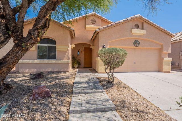 108 N Desert Stream Drive, Tucson, AZ 85745