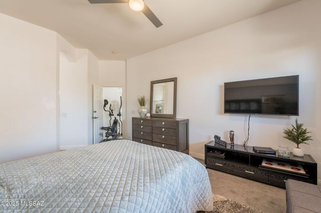 108 N Desert Stream Drive, Tucson, AZ 85745