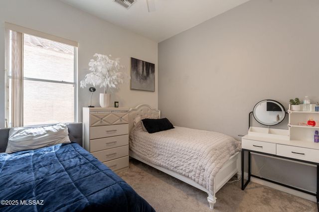 108 N Desert Stream Drive, Tucson, AZ 85745