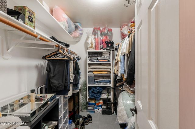 108 N Desert Stream Drive, Tucson, AZ 85745