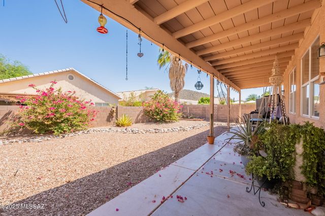 108 N Desert Stream Drive, Tucson, AZ 85745