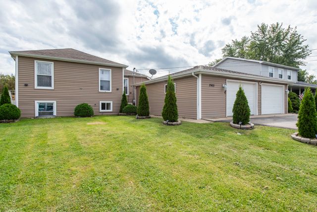 2903 W Nemesis Avenue, Beach Park, IL 60087
