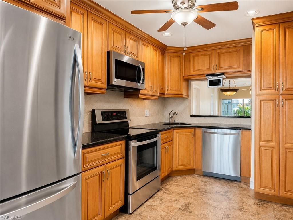 3370 10th ST N 1308, NAPLES, FL 34103 — photo 5