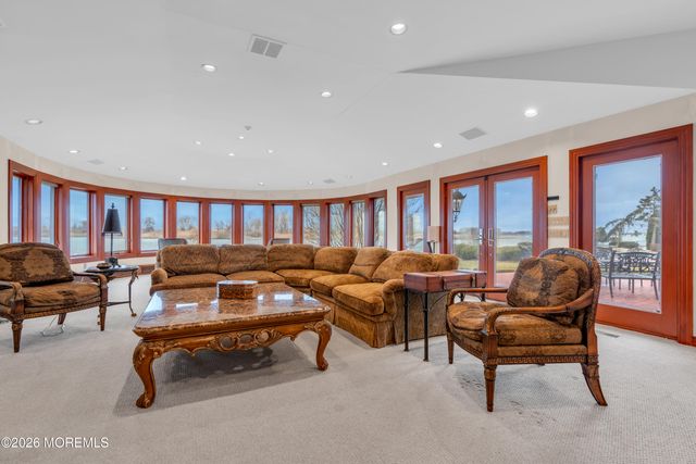 17 Oyster Bay Drive, Rumson, NJ 07760