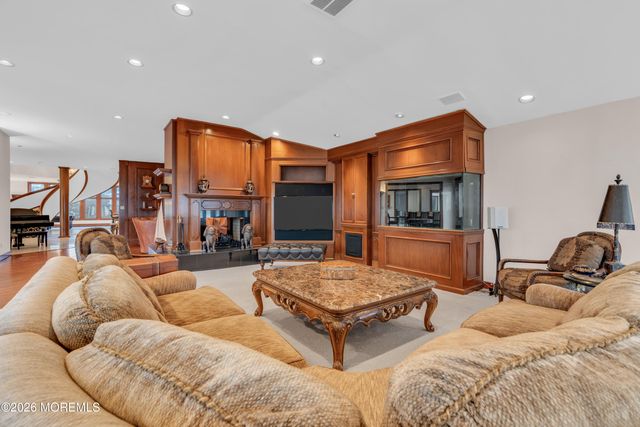 17 Oyster Bay Drive, Rumson, NJ 07760