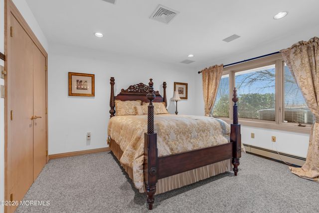 17 Oyster Bay Drive, Rumson, NJ 07760