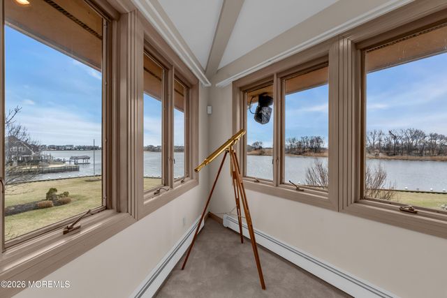 17 Oyster Bay Drive, Rumson, NJ 07760