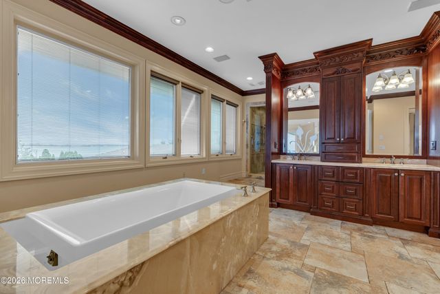 17 Oyster Bay Drive, Rumson, NJ 07760