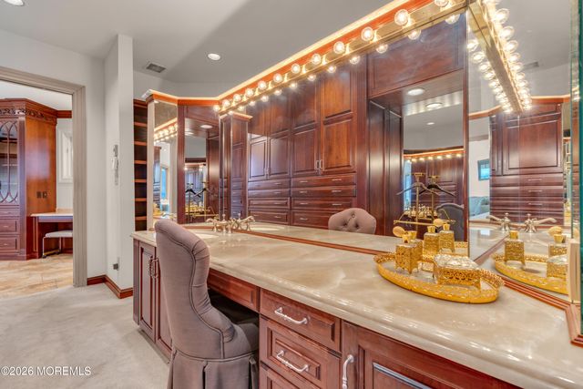 17 Oyster Bay Drive, Rumson, NJ 07760