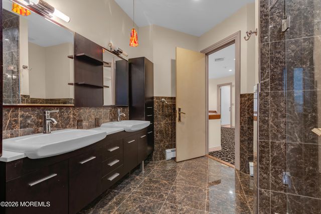 17 Oyster Bay Drive, Rumson, NJ 07760
