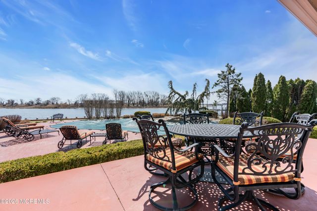17 Oyster Bay Drive, Rumson, NJ 07760