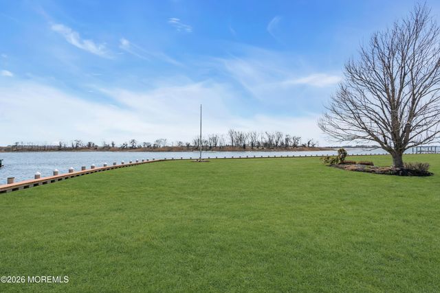 17 Oyster Bay Drive, Rumson, NJ 07760