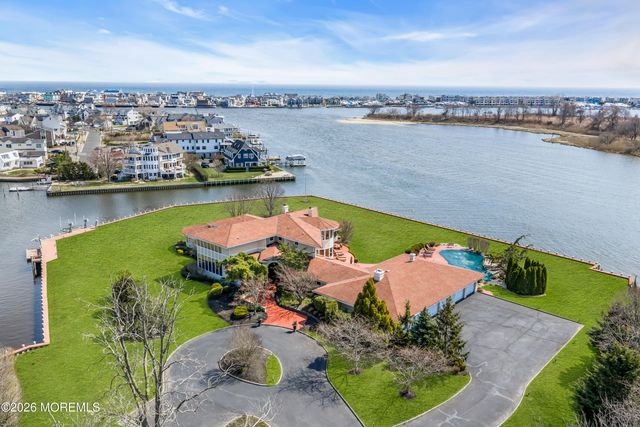17 Oyster Bay Drive, Rumson, NJ 07760