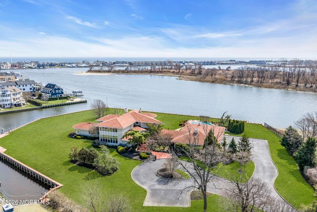17 Oyster Bay Drive, Rumson, NJ 07760
