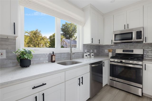 42 Victoria Avenue, Cranston, RI 02920