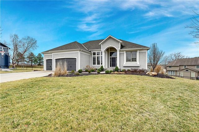 7822 Houston Street, Lenexa, KS 66227