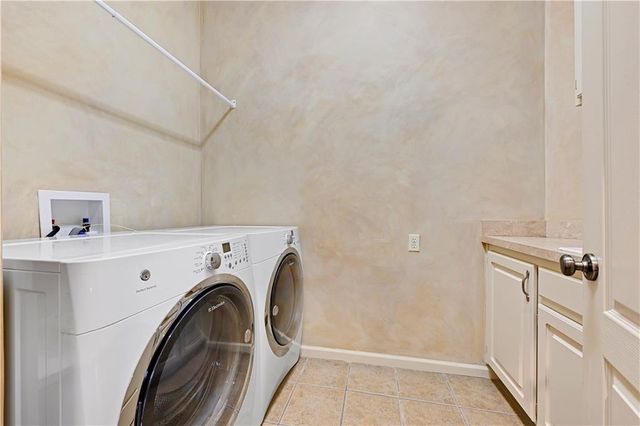 7822 Houston Street, Lenexa, KS 66227