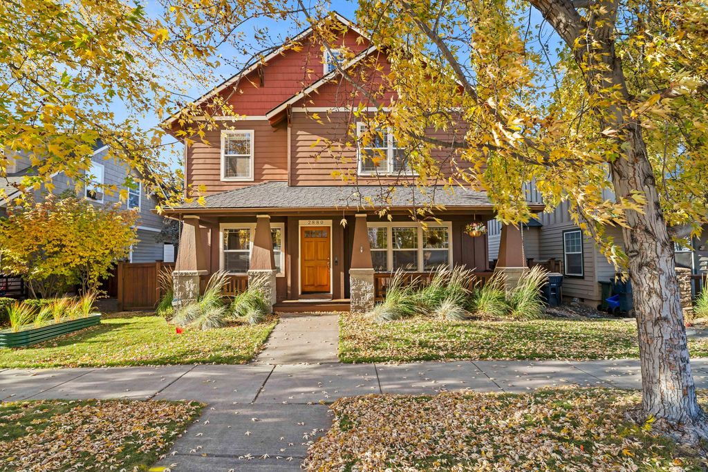2880 NE Rainier Drive, Bend, OR 97701