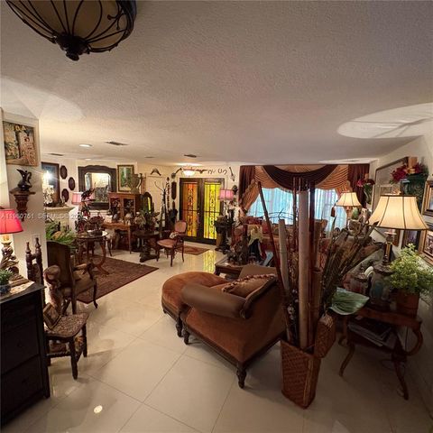 101 S Royal Poinciana Blvd, Miami Springs, FL 33166