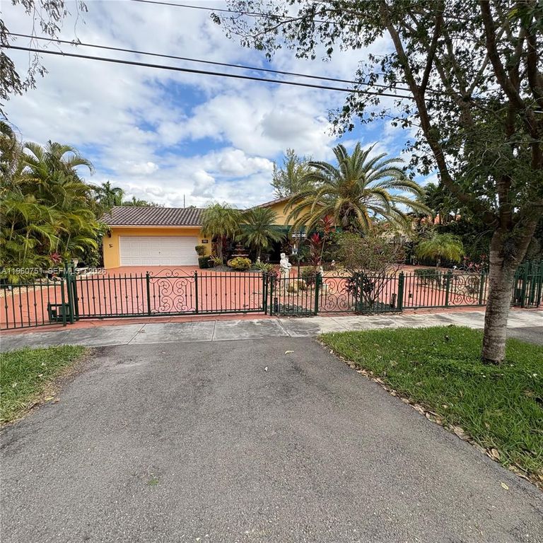 101 S Royal Poinciana Blvd, Miami Springs, FL 33166