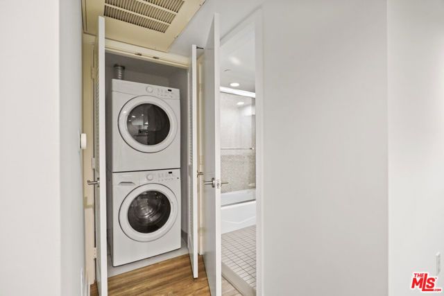 10473 Santa Monica Blvd 404, Los Angeles, CA 90024