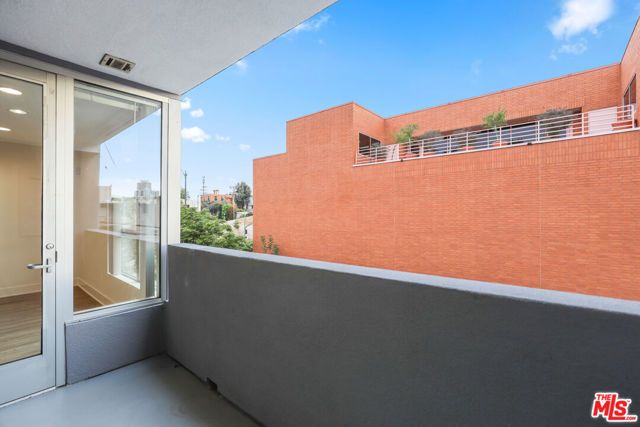 10473 Santa Monica Blvd 404, Los Angeles, CA 90024