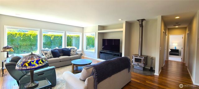 303 Falcon Road, Sequim, WA 98382