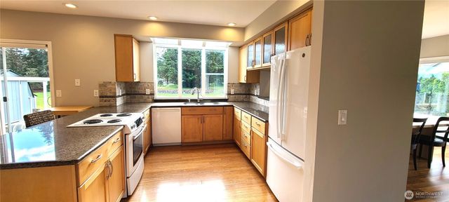 303 Falcon Road, Sequim, WA 98382