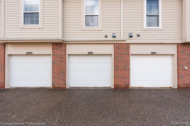 21105 Chesapeake Circle 243, Walled Lake, MI 48390