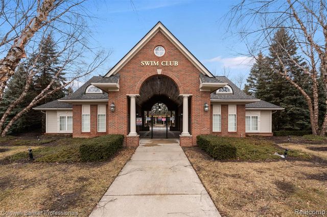 21105 Chesapeake Circle 243, Walled Lake, MI 48390